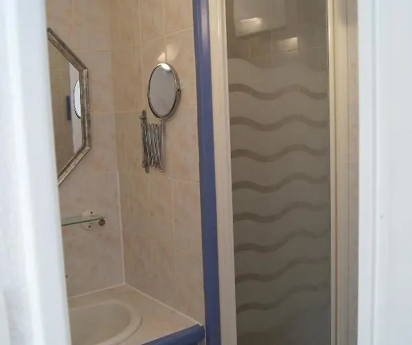 アパート Lara 6 - Grand T2 Terrasse Loggia - Wc Indep - Parking - Quartier Calme Entre Centre-port Et Ile Des Loisirs Richelieu *